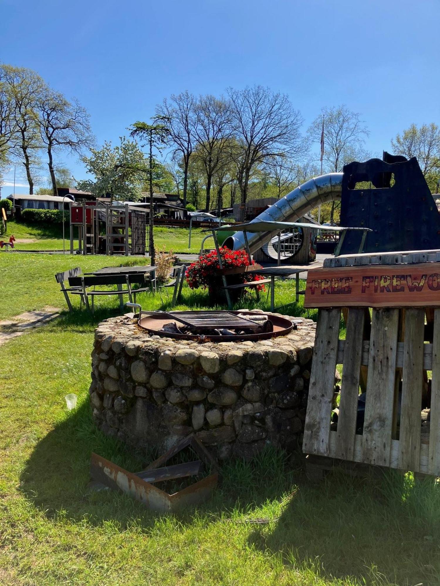 Randbøldal Camping&Cabins Bagian luar foto